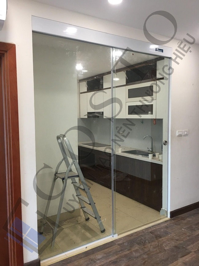Cửa lùa kính cường lực 1 cánh