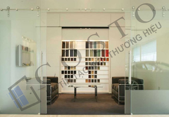 Cửa lùa kính cường lực ray treo