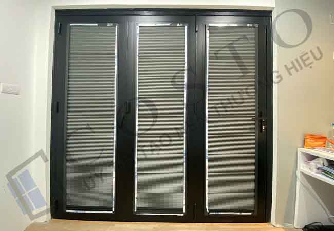 Cửa nhôm xếp gấp 3 cánh