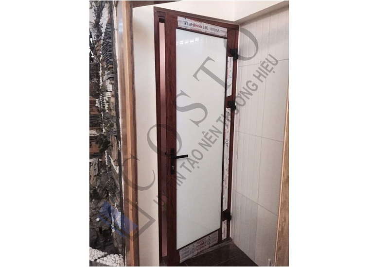 Cửa nhôm Xingfa 1 cánh màu vân gỗ