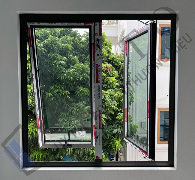Cửa sổ mở hất