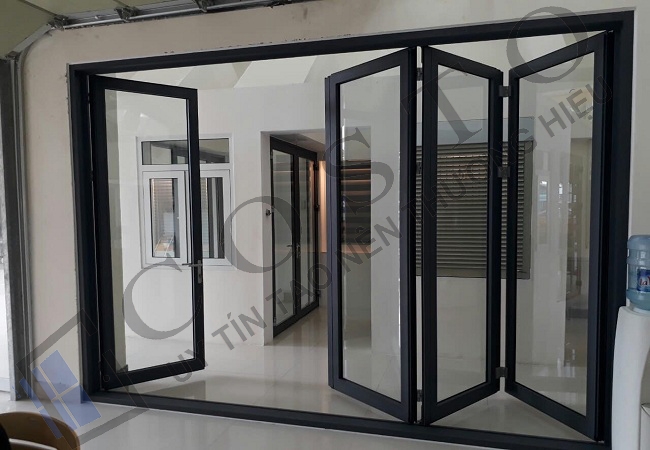 Cửa xếp trượt 4 cánh nhôm Xingfa