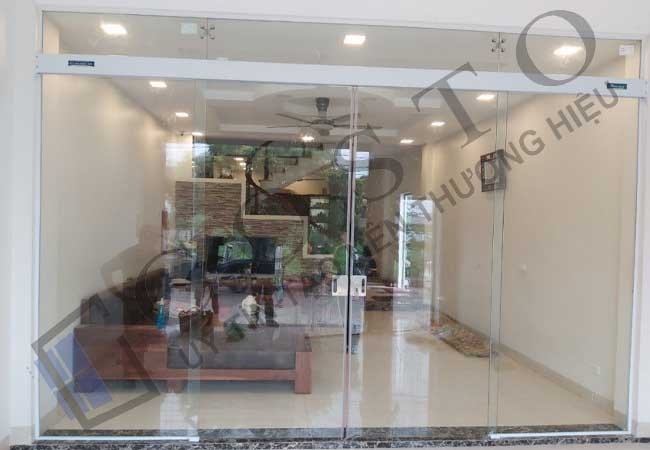 Giá cửa kính cường lực lùa