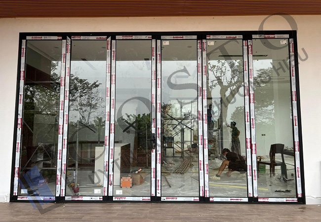 giá cửa xếp trượt Xingfa chính hãng