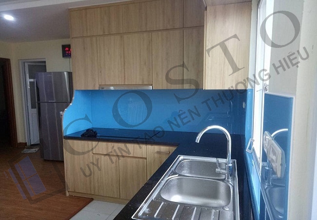 giá kính bếp màu xanh ngọc