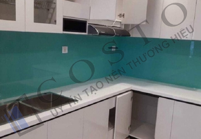 giá kính ốp bếp màu xanh ngọc