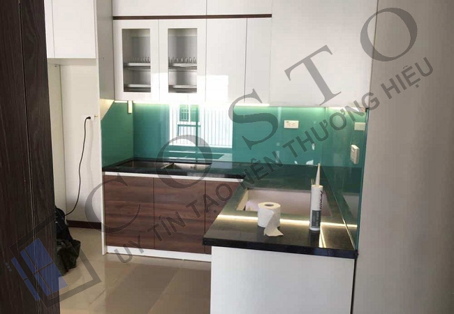 kính bếp màu xanh ngọc
