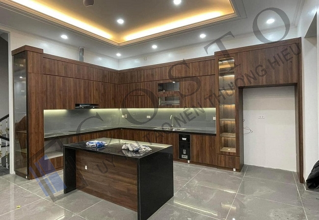 Kính màu nhũ bạc