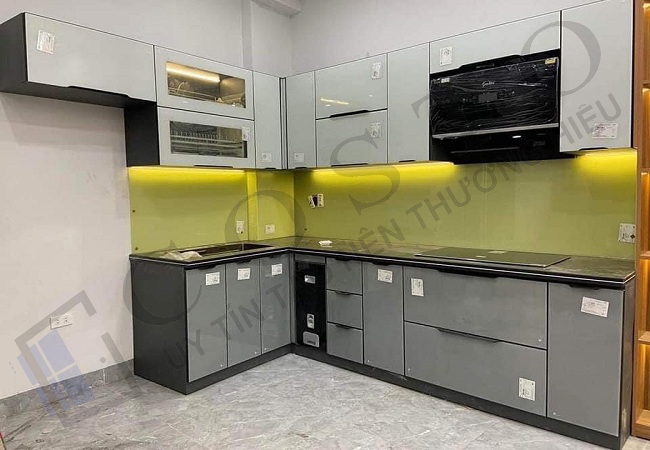 Kính ốp bếp chịu nhiệt