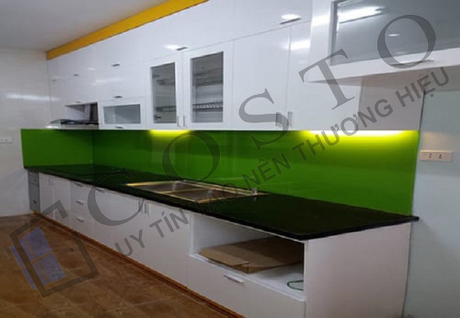 Kính ốp bếp màu xanh non