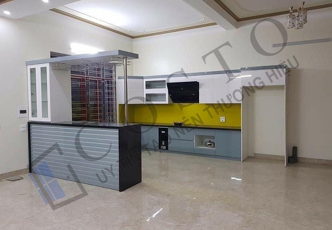 Kính ốp tường bếp màu vàng chanh