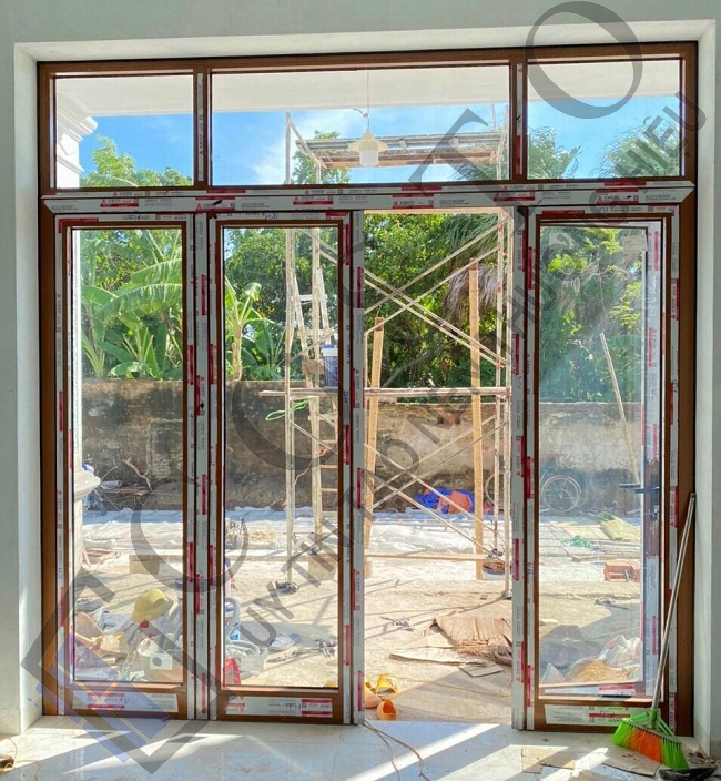 Mẫu cửa đi 4 cánh nhôm Xingfa