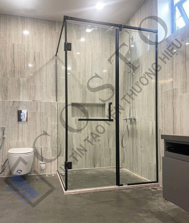 Vách kính nhà tắm