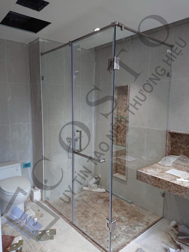 Vách kính phòng tắm đứng