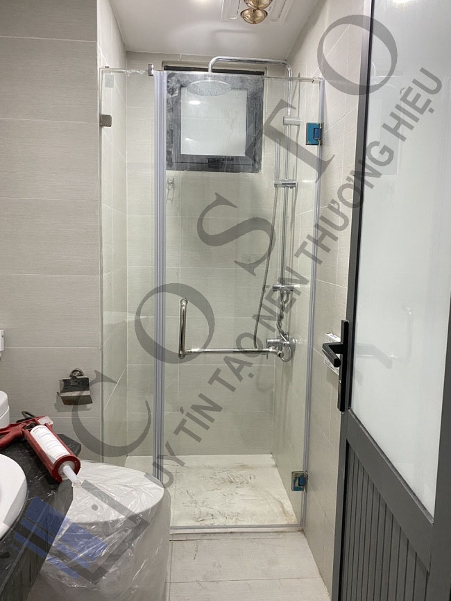 Vách kính tắm 90 độ