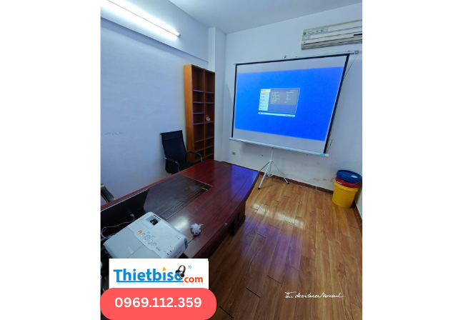 Bộ số 1 - Thuê máy chiếu và màn chiếu (3500 lumens và màn 100 inch)