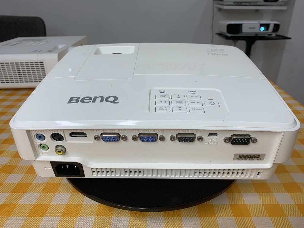 Máy chiếu cũ BenQ MS527 3300 Ansi, SVGA (800x600) giá rẻ