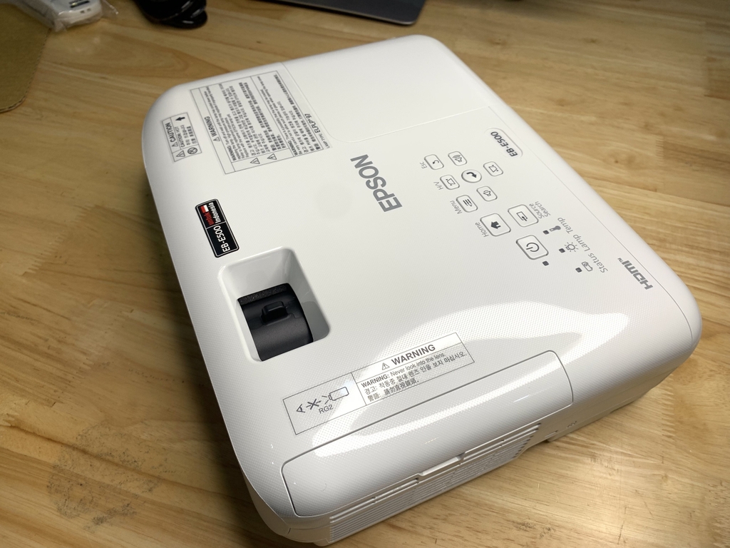 Máy chiếu  EPSON EB-E500
