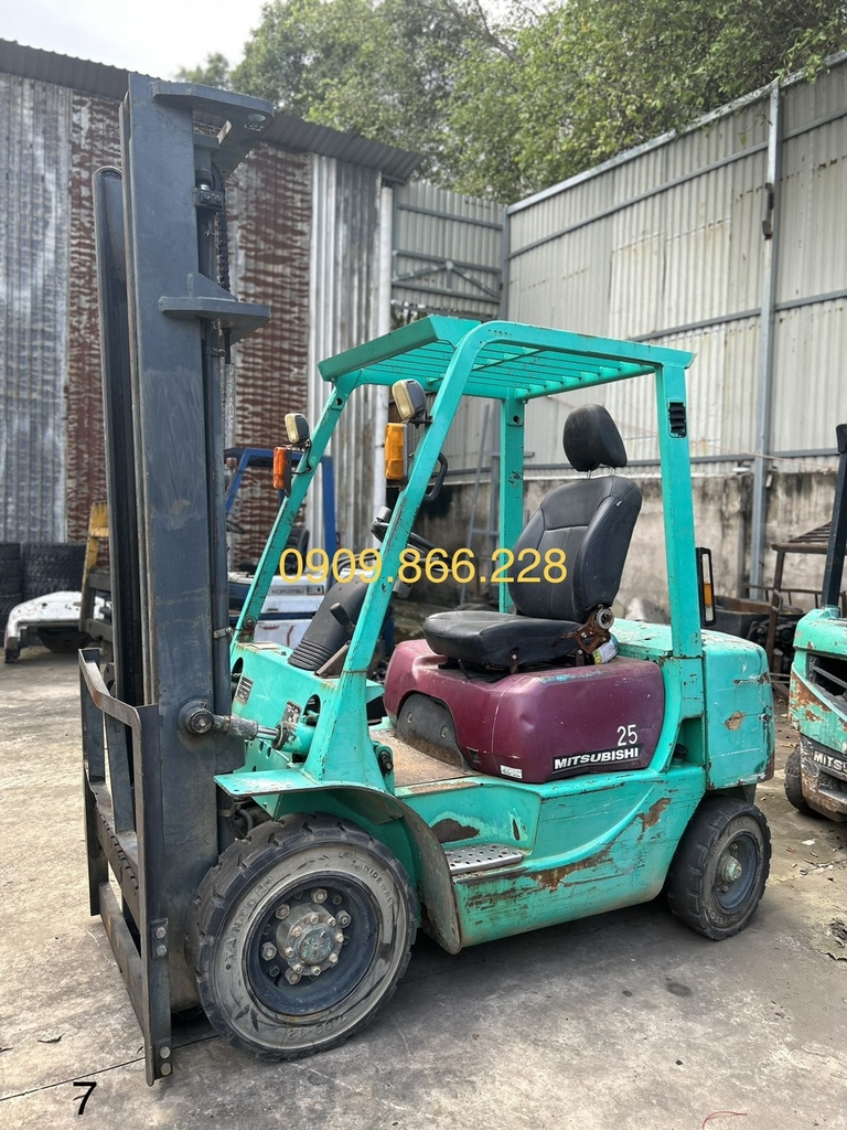 MITSUBISHI 2.5 TẤN