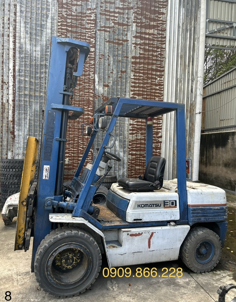 KOMATSU 3 TẤN