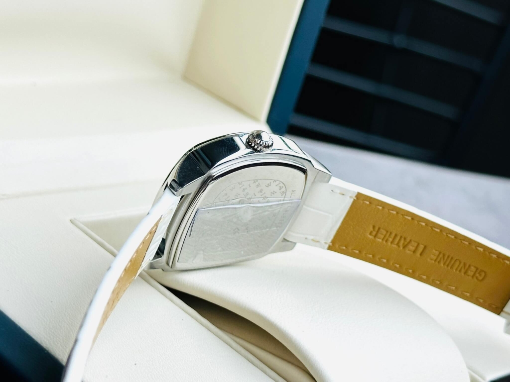 Đồng Hồ Nữ I&W Carnival 637L1 Quartz