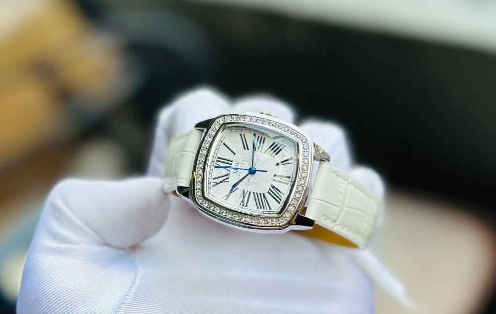 Đồng Hồ Nữ I&W Carnival 637L1 Quartz