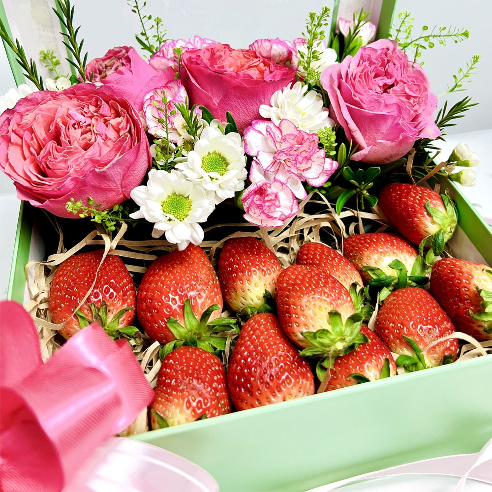 Dâu hộp xanh lá - Hoa tươi