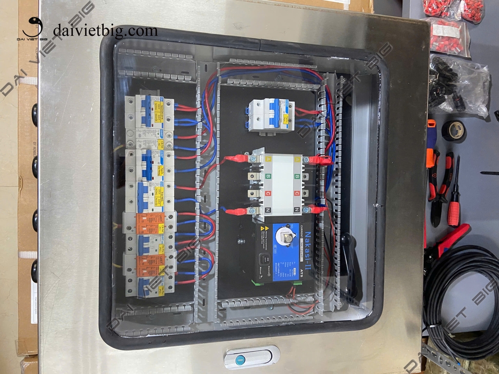 Tủ Điện Năng Lượng Mặt Trời Hybrid 1Pha 3Pha Cao Cấp