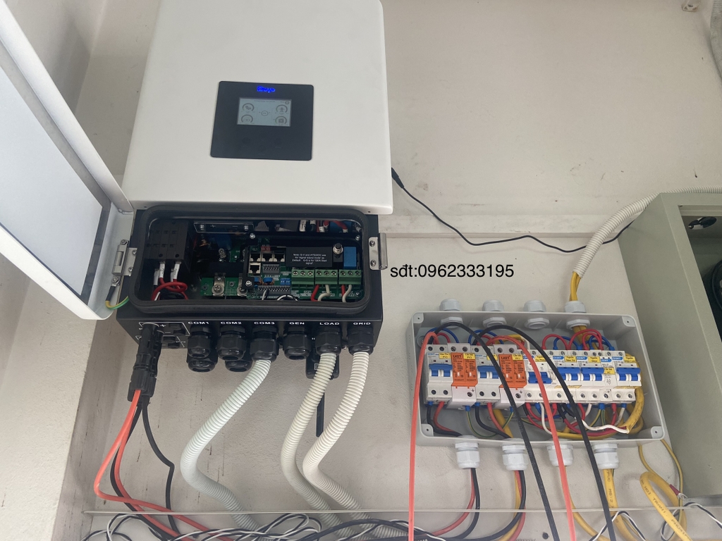 Biến Tần Hybrid SUN-6K-SG05LP1-EU-SM2 ( NEW )