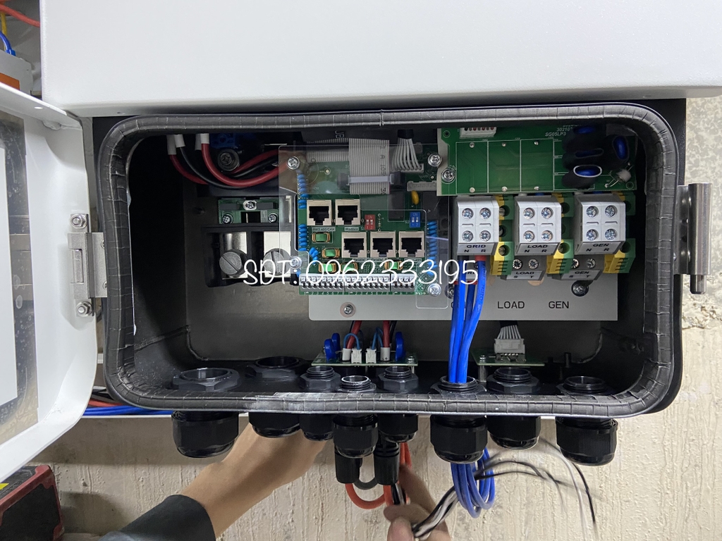 Biến Tần Hybrid SUN-8K-SG05LP3-EU-SM2 ( NEW )