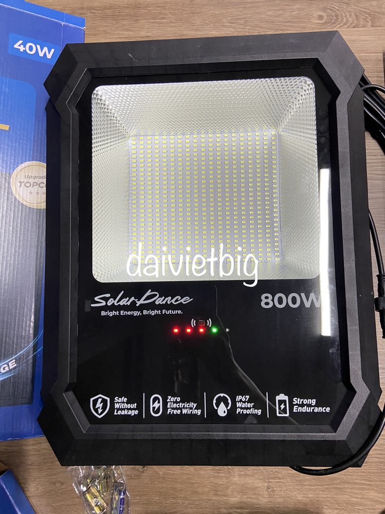 Đèn năng lượng mặt trời công suất 300W Solar