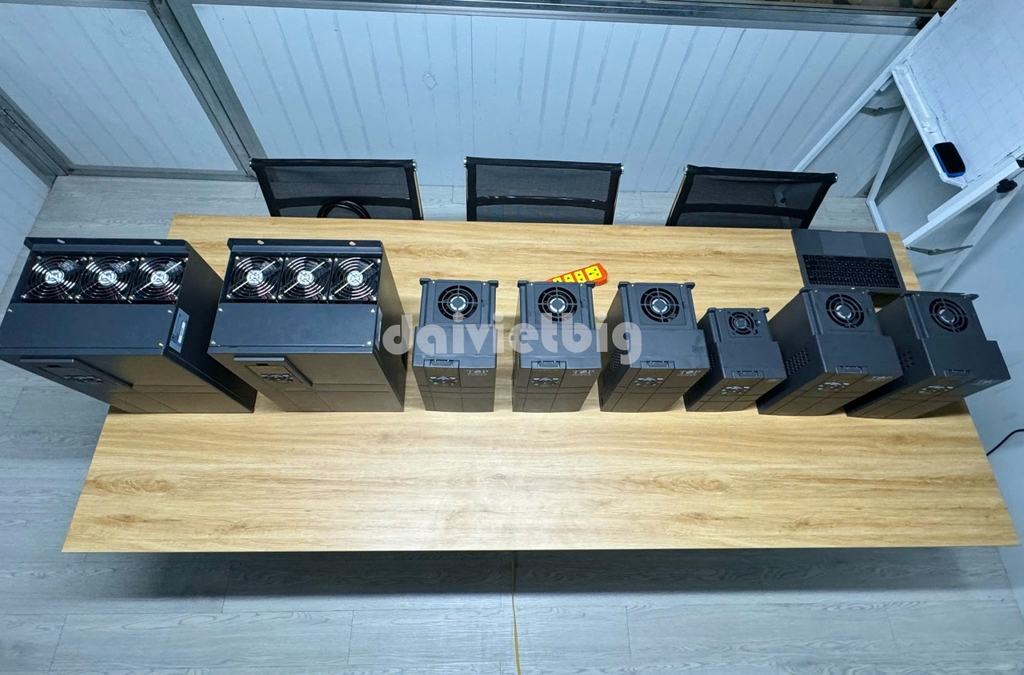 BIẾN TẦN BƠM NƯỚC NĂNG LƯỢNG MẶT TRỜI TOP POWER 30KW 3 PHA