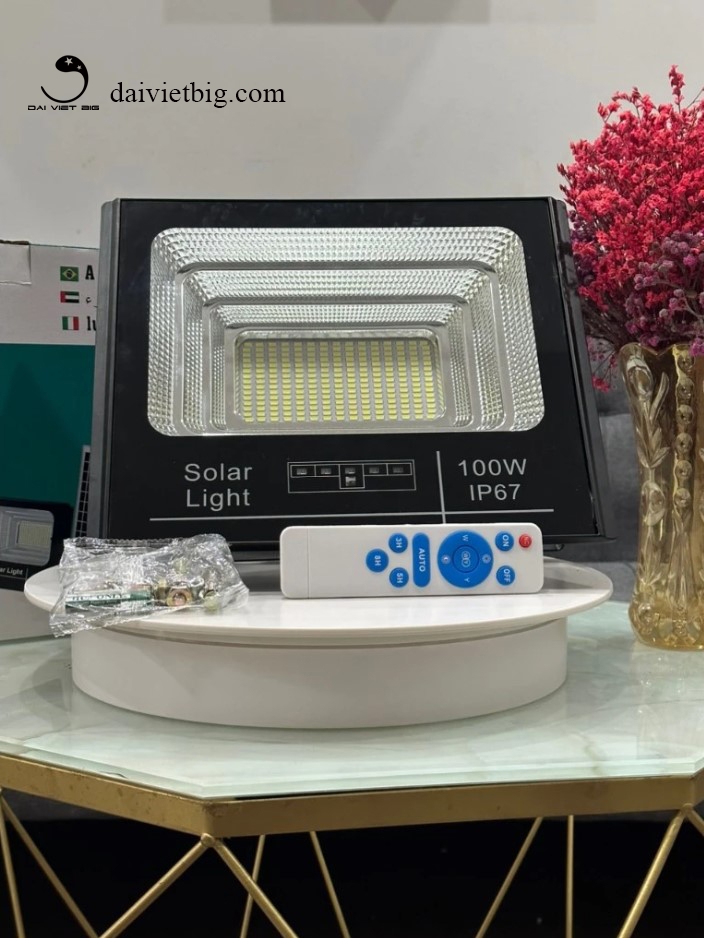 Đèn pha led năng lượng mặt trời NT-SF100 (100W) Bảo hành 24 tháng