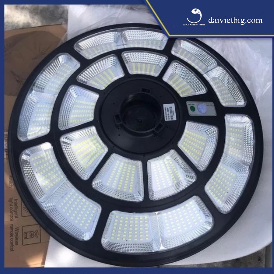 Đèn sân vườn 1000w, đèn đĩa bay năng lượng mặt trời UFO1000 - Công suất 1000W Khung ABS- 908 Chip Led SMD