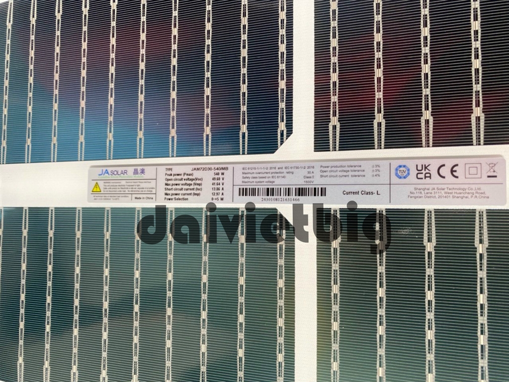 Tấm Pin mặt trời JA 555w LOẠI A 2 mặt kính HIỆU SUẤT CAO 2025
