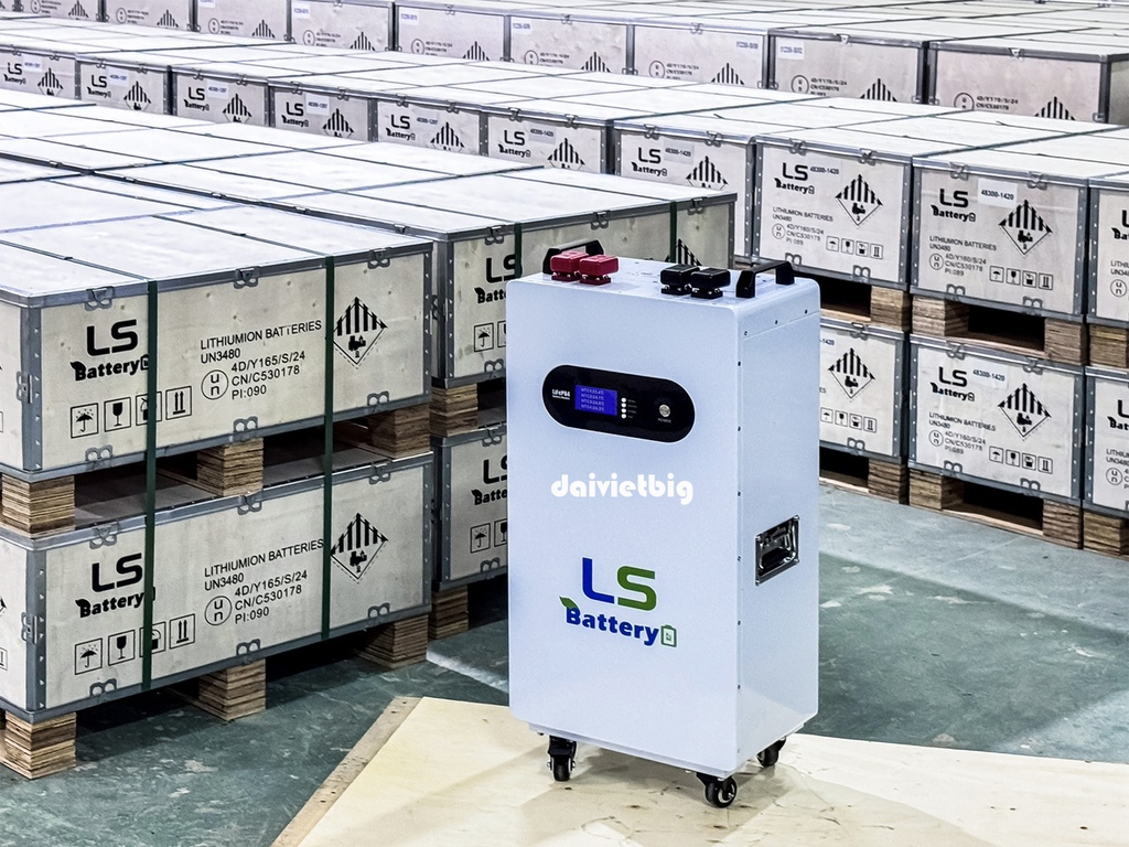 Bộ Pin lưu trữ Ls Battery  300AH- 51.2V-15.3kw – có bánh xe ( Chính hãng)