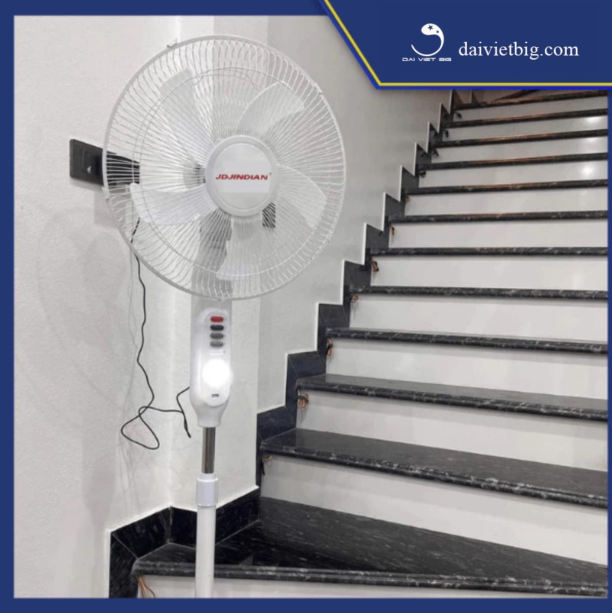 Quạt Đứng Tích Điện Năng Lượng Mặt Trời Jindian [JD198L] 25w - Bảo hành 12 Tháng