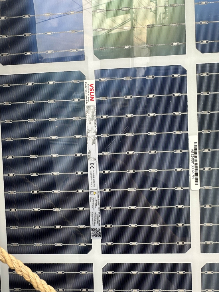 Tấm Pin mặt trời VSUN 550W LOẠI A 2 mặt kính HIỆU SUẤT CAO công nghệ NHẬT BẢN mới nhất của hãng VSUN