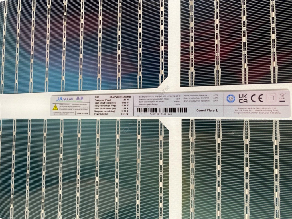 Tấm pin năng lượng mặt trời hafl-cell JA Solar 410W