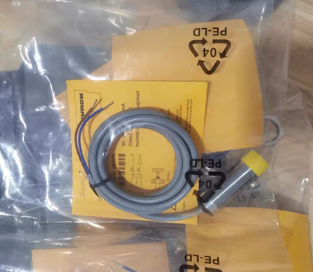 Cảm biến từ TURCK Ni15-Q30-AN6X