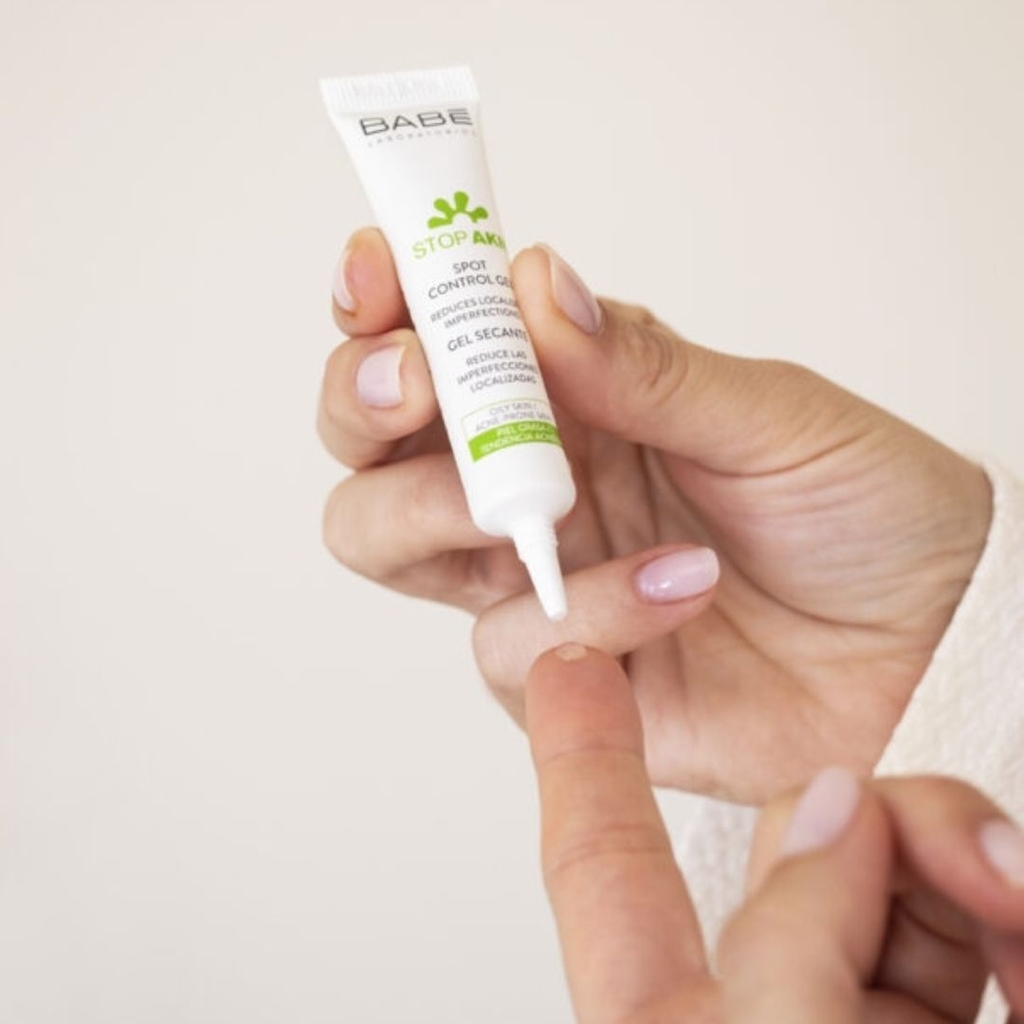 Gel Chấm Mụn BABE Stop AKN Spot Control Gel