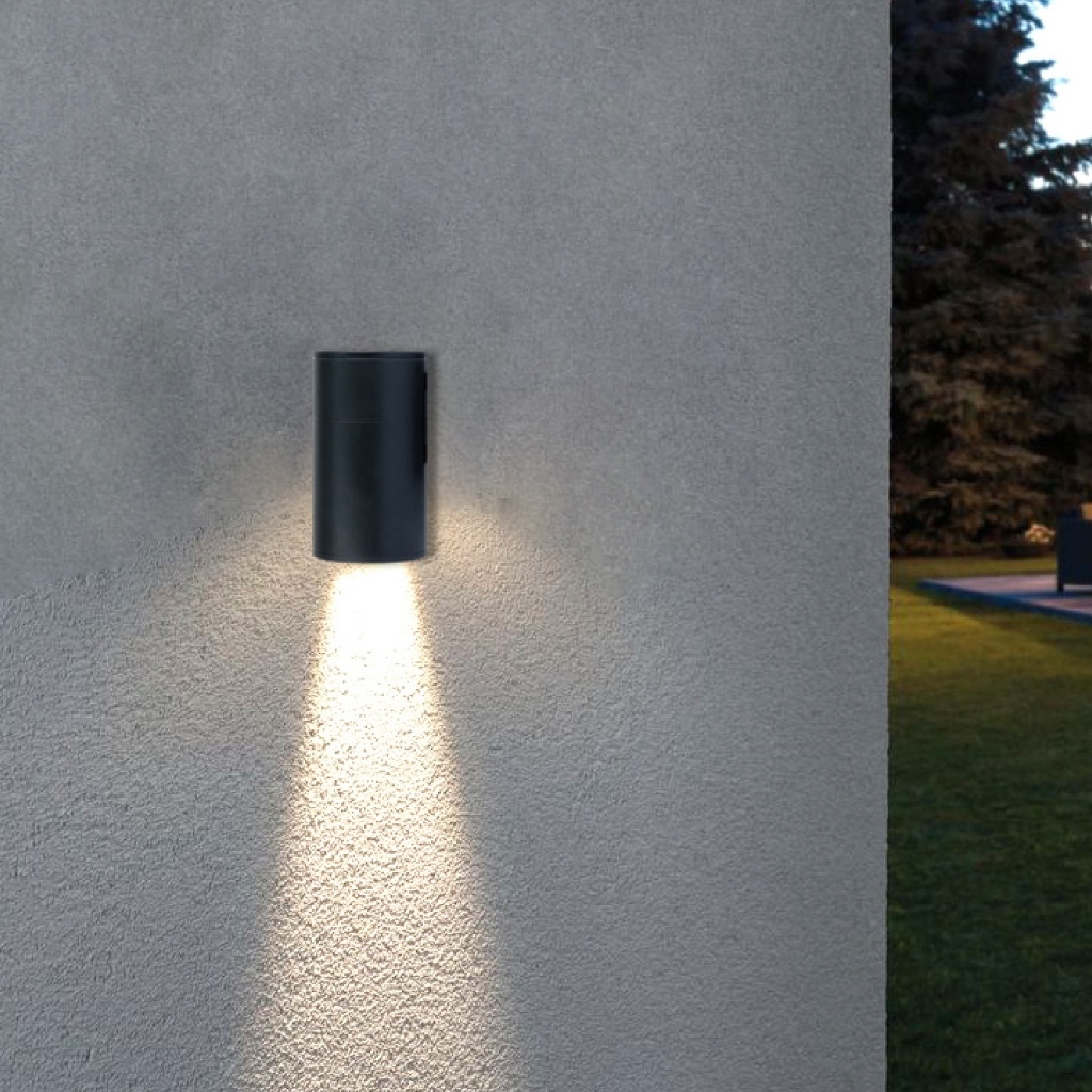 Đèn LED gắn tường Rạng Đông GT20.1P 20W một hướng chiếu tạo điểm nhất cho không gian ngoài trời, chống bụi nước tốt