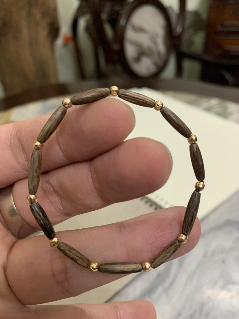 Vòng tay Trầm Hương rừng Khánh Hòa, chìm nước, hạt thóc mix vàng 18k
