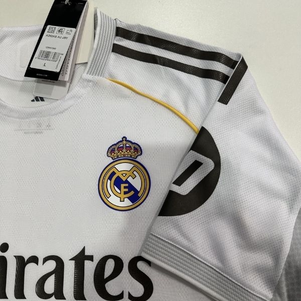 Real Madrid 25/26 - Player Trắng
