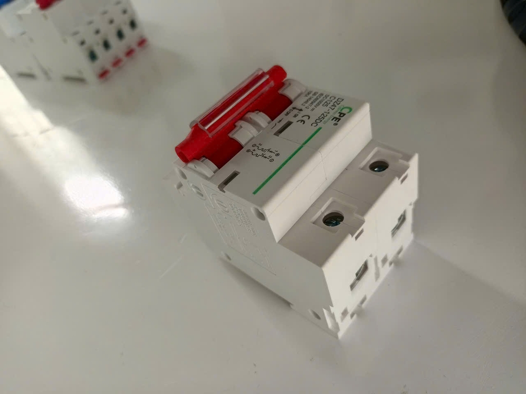 Aptomat DC Chính Hãng 125A | Dùng Cho Điện Mặt Trời & Pin Lưu Trữ