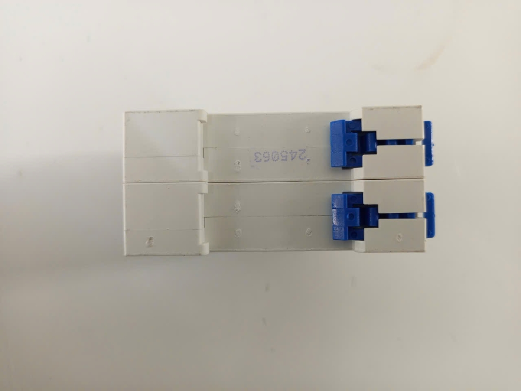 Aptomat MCB 2P AC 63A bảo vệ mạch điện khỏi các sự cố quá tải và ngắn mạch