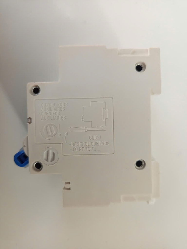 Aptomat MCB 2P AC 100A bảo vệ mạch điện khỏi các sự cố quá tải và ngắn mạch