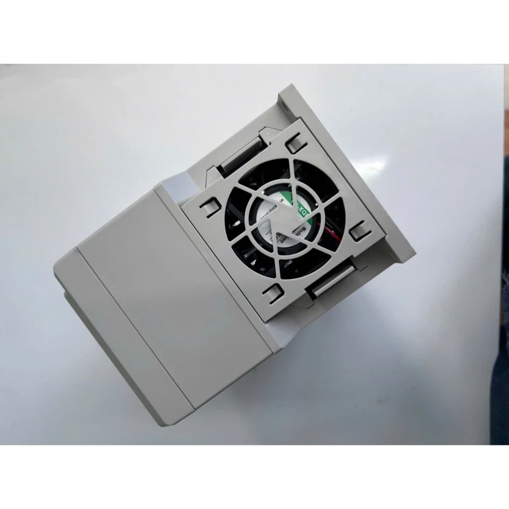 Biến tần bơm năng lượng mặt trời 3 pha - CPE 7.5kW