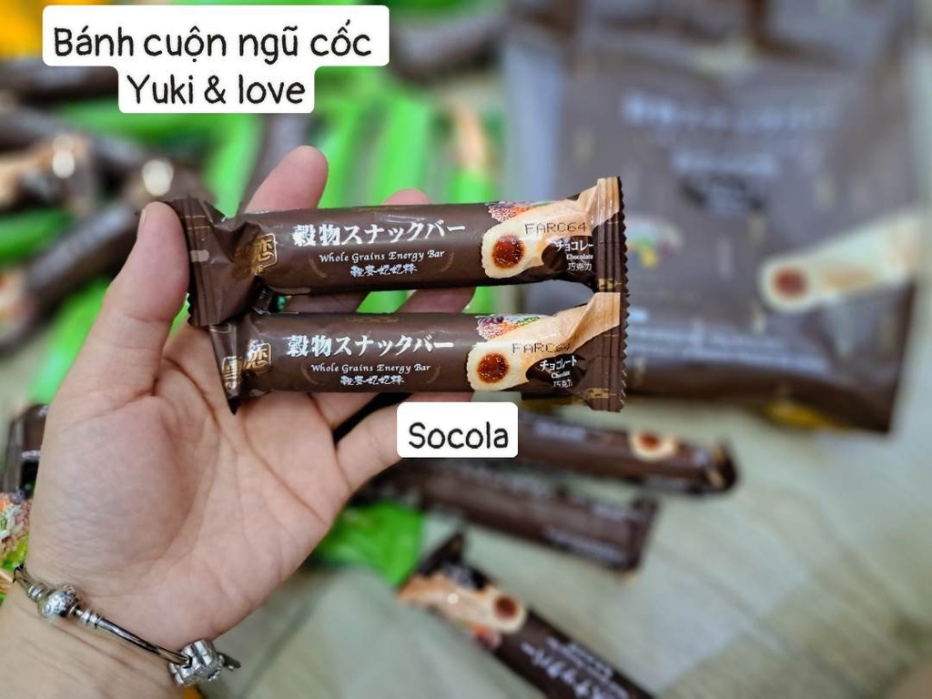 Bánh Cuộn Ngũ Cốc Nhân Kem 5 Vị Yuki & Love  nâu socola