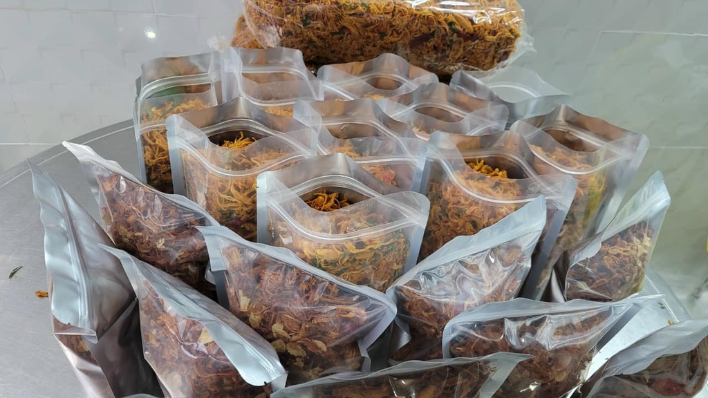 Khô Gà Lá Chanh Tỏi Ớt Sạch 1Kg, Thơm Ngon Đặc Biệt Loại 1
